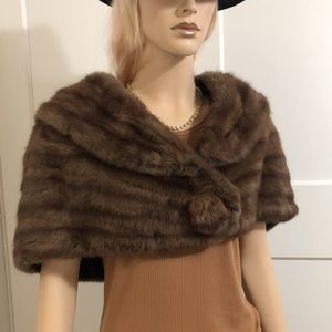 Autumn Haze EMBA Natural Brown Mink Capelet with Pom-Pom Closure